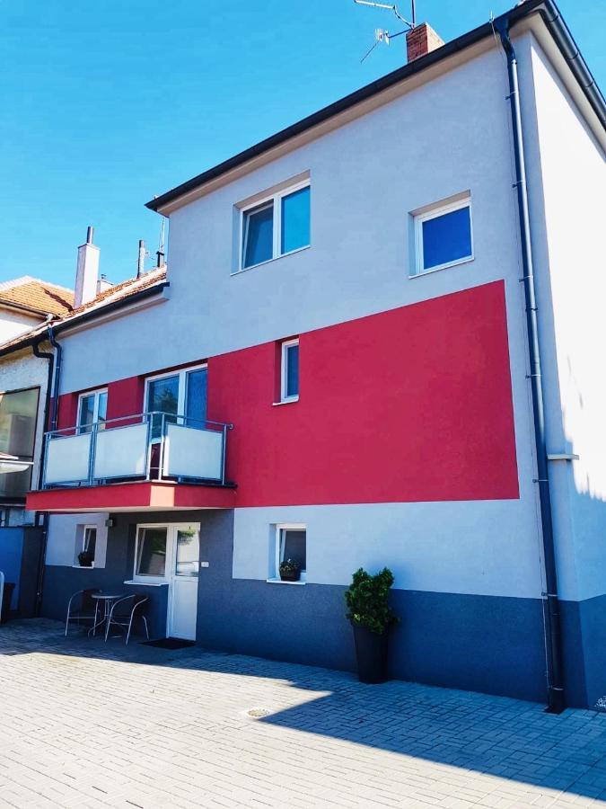 Apartmany Na Zahradni Бржецлав Екстер'єр фото
